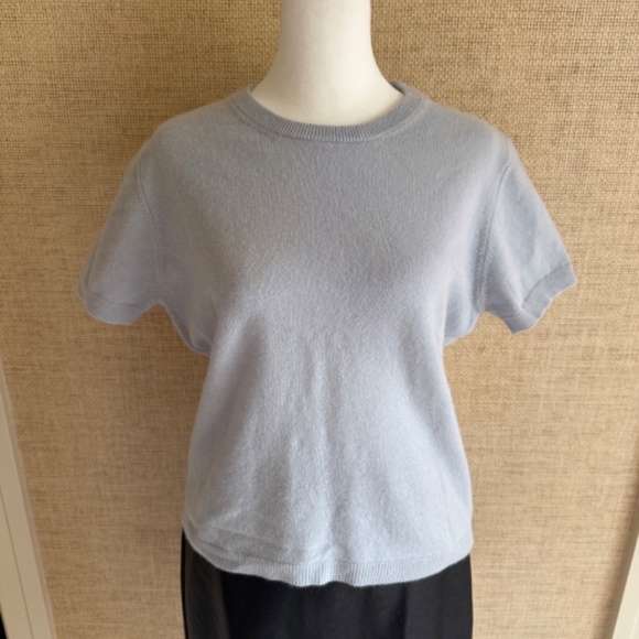 Burberrys Wool Blend Short Sleeve Crewneck Powder Blue Sweater - Sz M - Picture 2 of 7